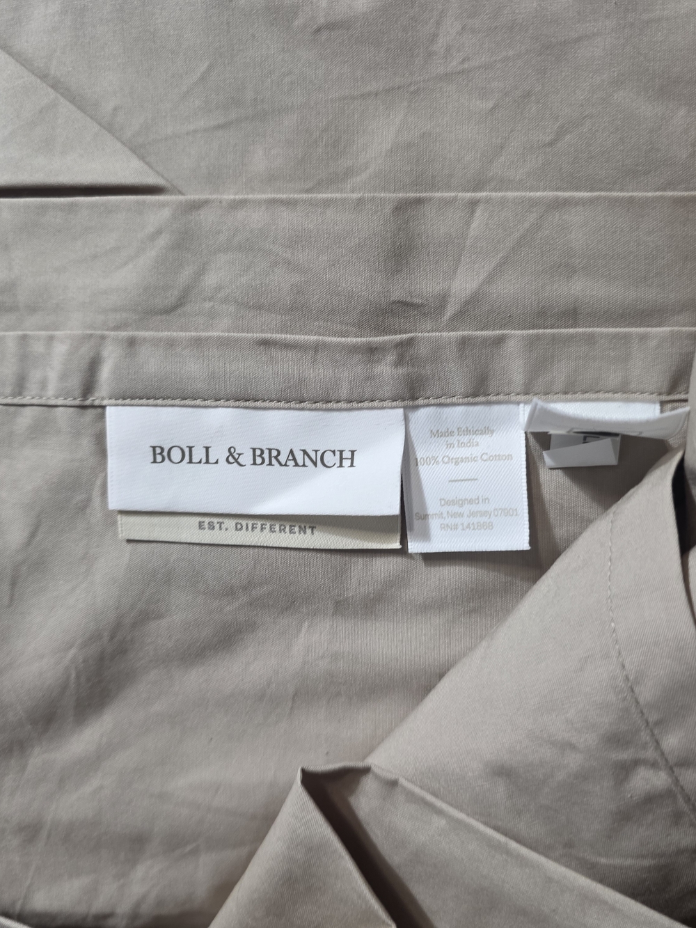 Boll And Branch King Signature Hemmed Sheet Set W/ 2 Standard Pillow Cases - Picture 4 of 5